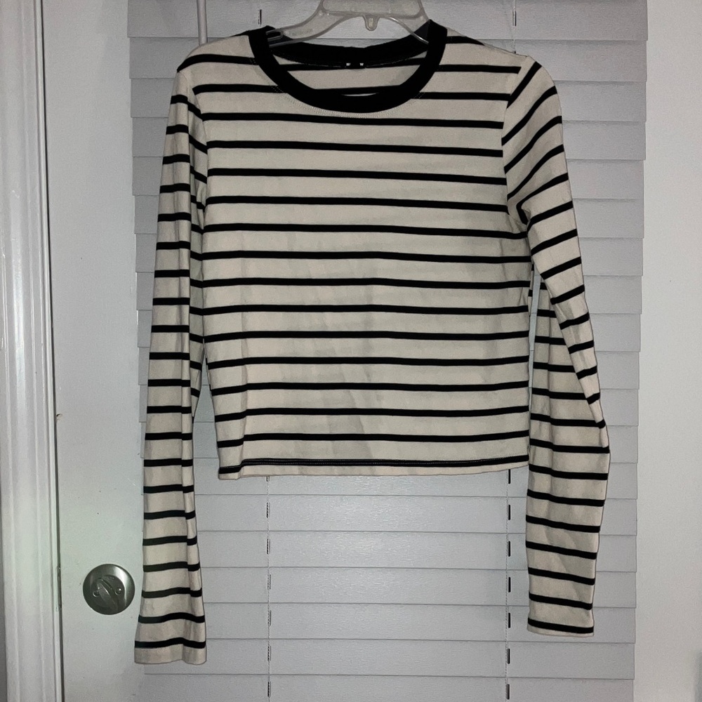 FLASH SALE! Monrow Black and White Striped Long Sleeve Tee